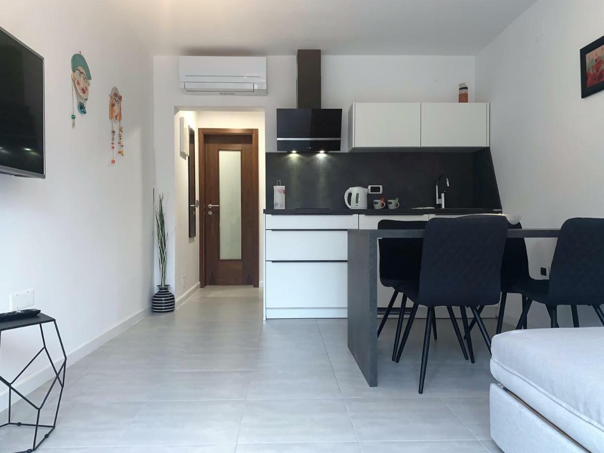 Apartments Artemus Karliva Izola Eksteriør billede